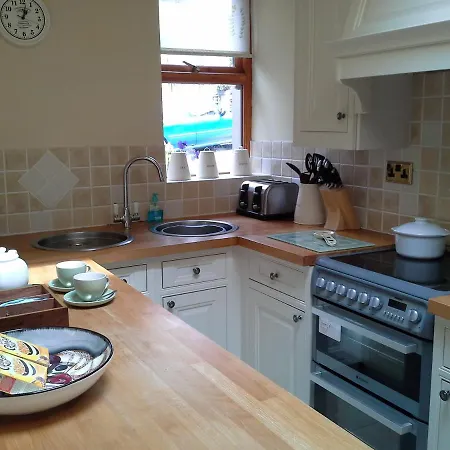 Courtyard Tatil Evi Kendal